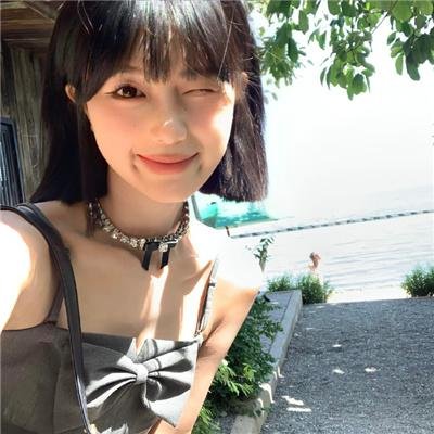 阿丽玛海报
